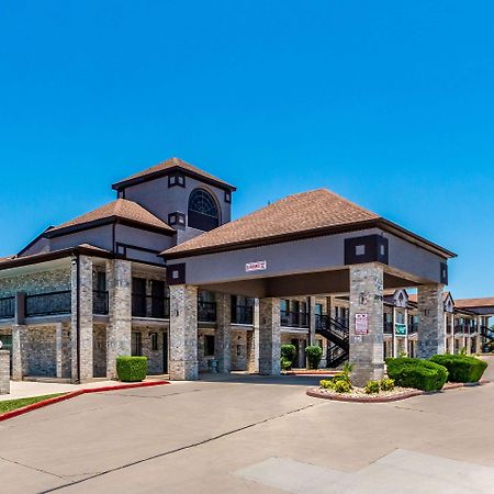 Quality Inn I-10 East Near Frost Bank Center San Antonio Exterior photo